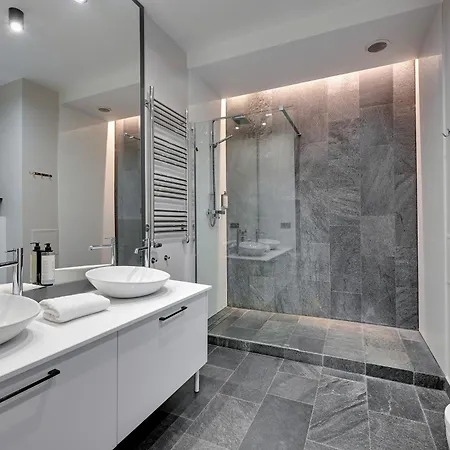 Montevideo Centrum 15 By Grand *